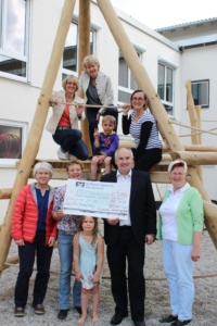 Nachtflohmarkt Spende 2016 web