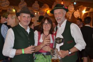 k-Hausherrin Johanna Schneider mit Mann und Hans Künzner