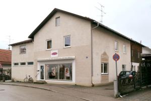 GM802-08 Salon Manuela 2018 (Large)