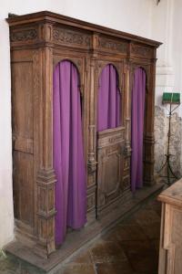 uFr25-28 Fr Beichtstuhl 2017 (Large)