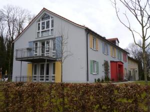 uZi39-04 Zinn Kinderkrippe (Large)