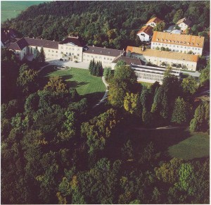 k-uZi04-80 Zinneberg Luftbild