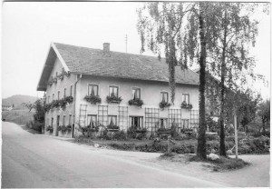 k-GO032-24 Sattlerhof m Verkehrsinsel
